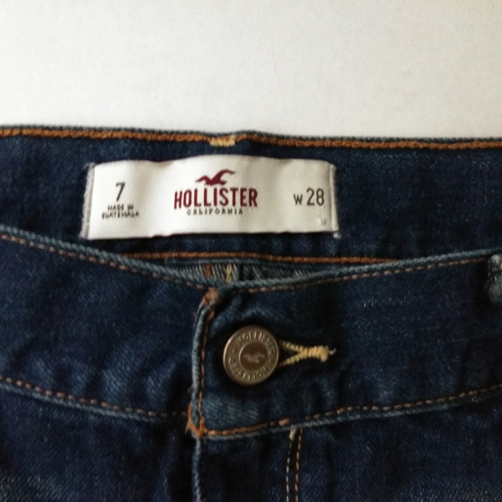 Shorts - Picture 3 of 5